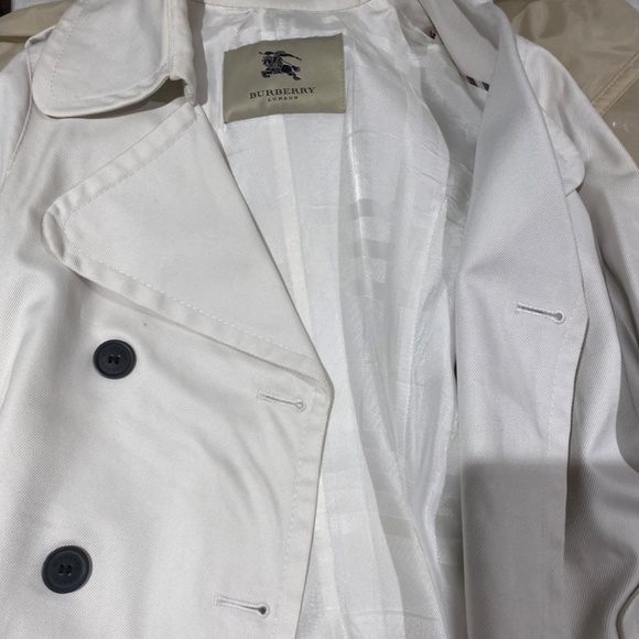 Burberry white double breasted trench - Picture 2 of 13